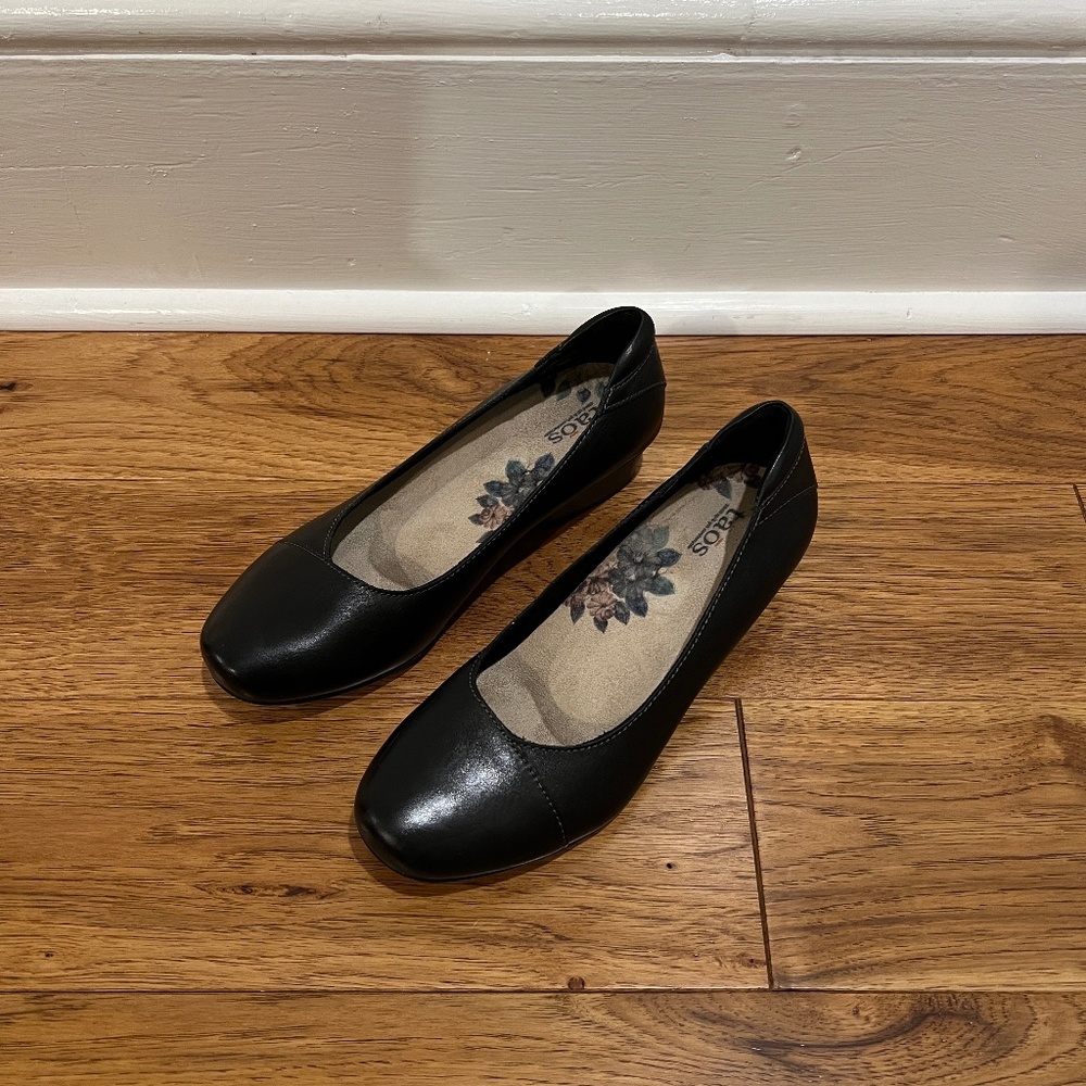 Taos Footwear Connection Black Leather Pump | Leather, Arch Support, Low Heels